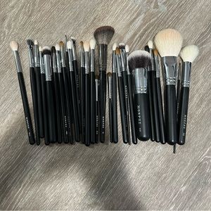 28 brand new never used Morphe makeup brush set!